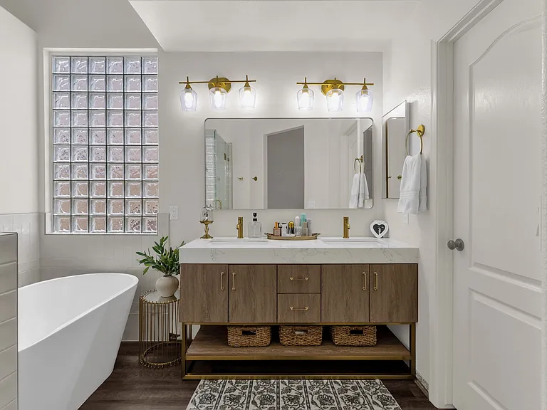 400 W Half Moon Way — Photo 9