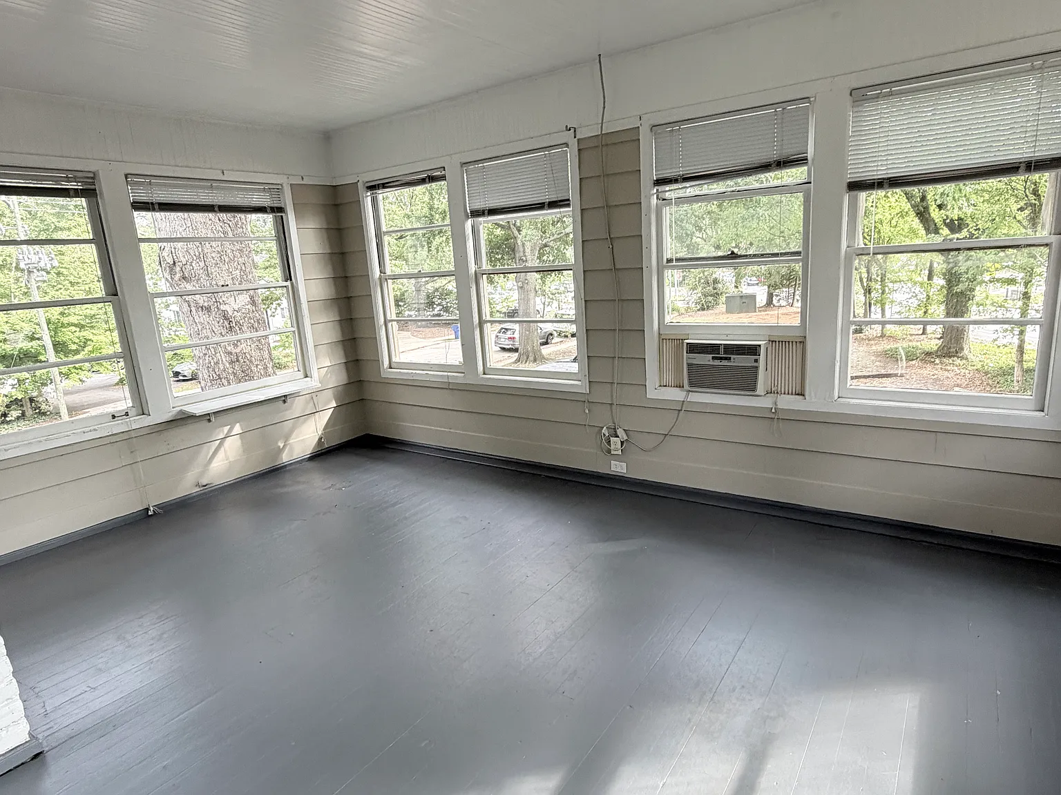 3 bed, 1.5 bath, 1300 sqft, $2,500 — Photo 4