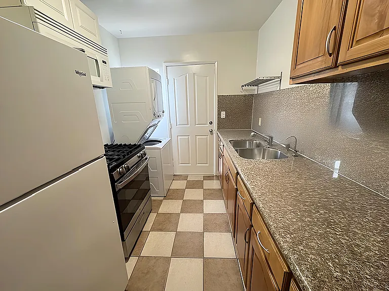 5571 Margaret Ave — Photo 8