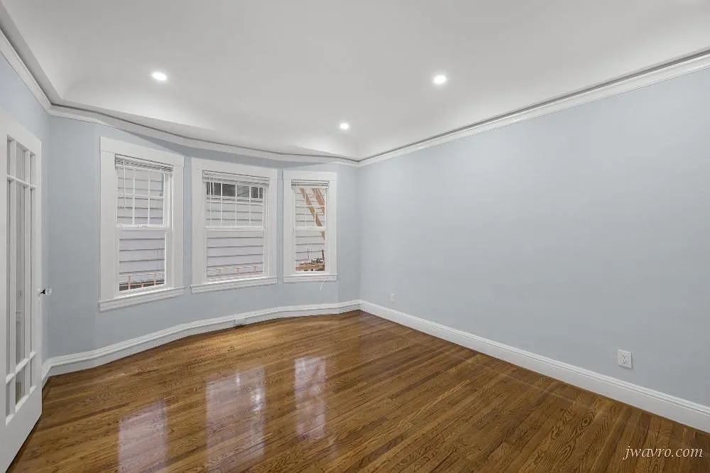 Must See Remodeled Quiet Dubuce Triangle Studio! — Photo 1