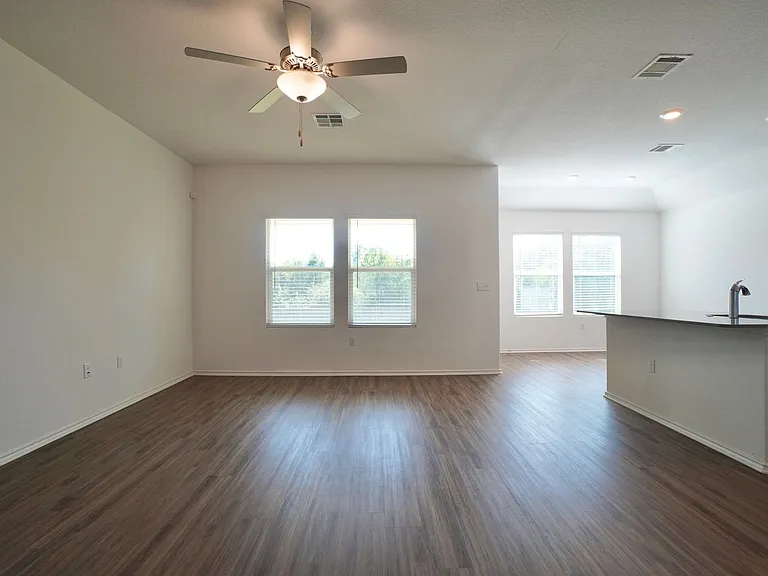 10709 Steinbeck Dr — Photo 6