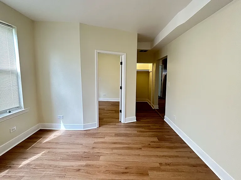1006 W 77th St #2 — Photo 11