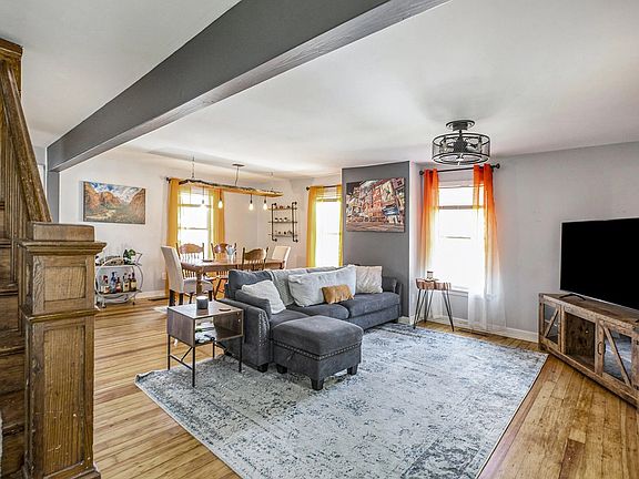 3rd image of 213 W Henry St