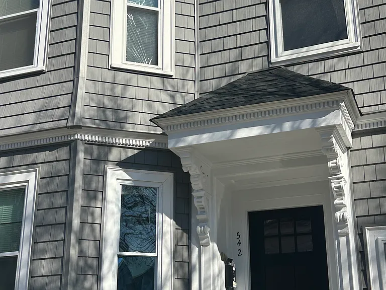 542 E 5th St #1 — Photo 9