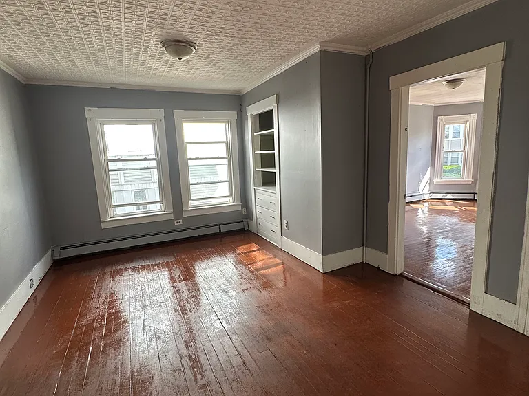 720 Lisbon St #2 — Photo 2