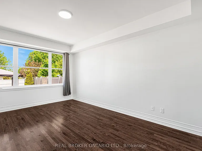 43 Claridge Dr — Photo 14