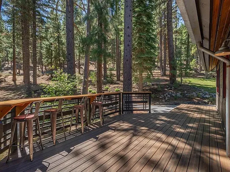 15107 Berkshire Cir — Photo 9