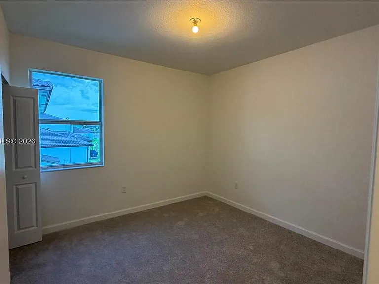 2475 SE 29th Dr — Photo 10