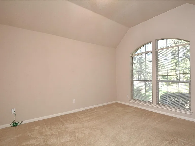 11509 Leon Grande Cv — Photo 3