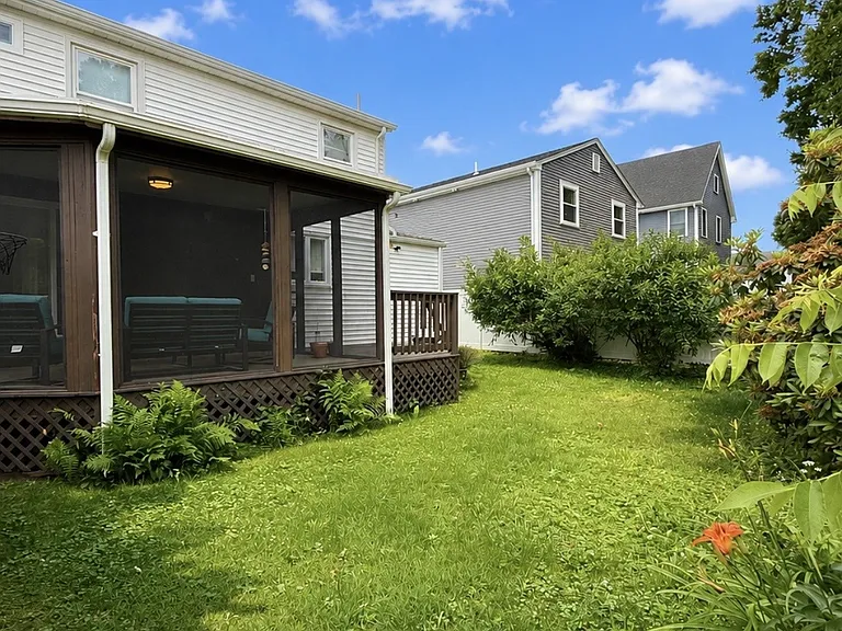 74 Seminole Ave — Photo 31