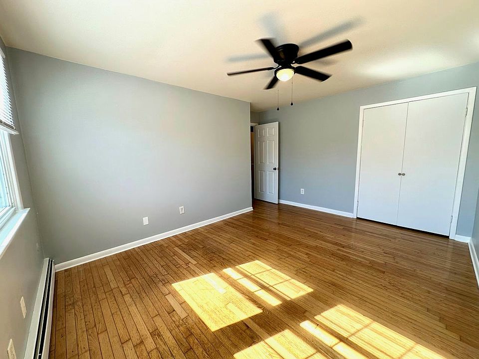 Larger bedroom