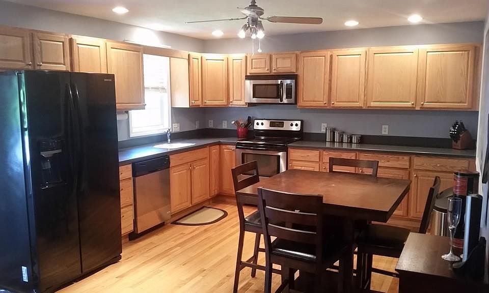 1st image of 152 Park Hill Ave