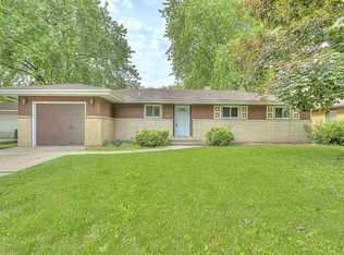 1512 W Riverside Blvd, Rockford, IL 61103