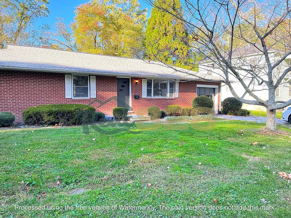 Welcome home to 829 4th Ave W