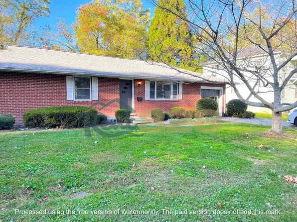 829 4th Ave W, Hendersonville, NC 28739