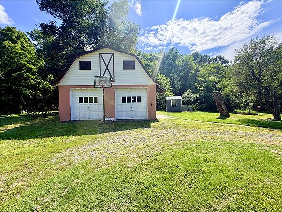2nd image of 374 Lattabrook Rd