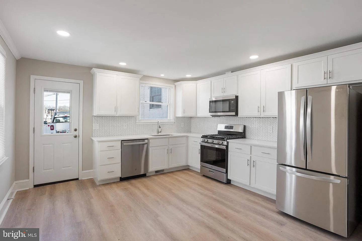 2 bed, 1.5 bath, 980 sqft, $2,245 — Photo 1