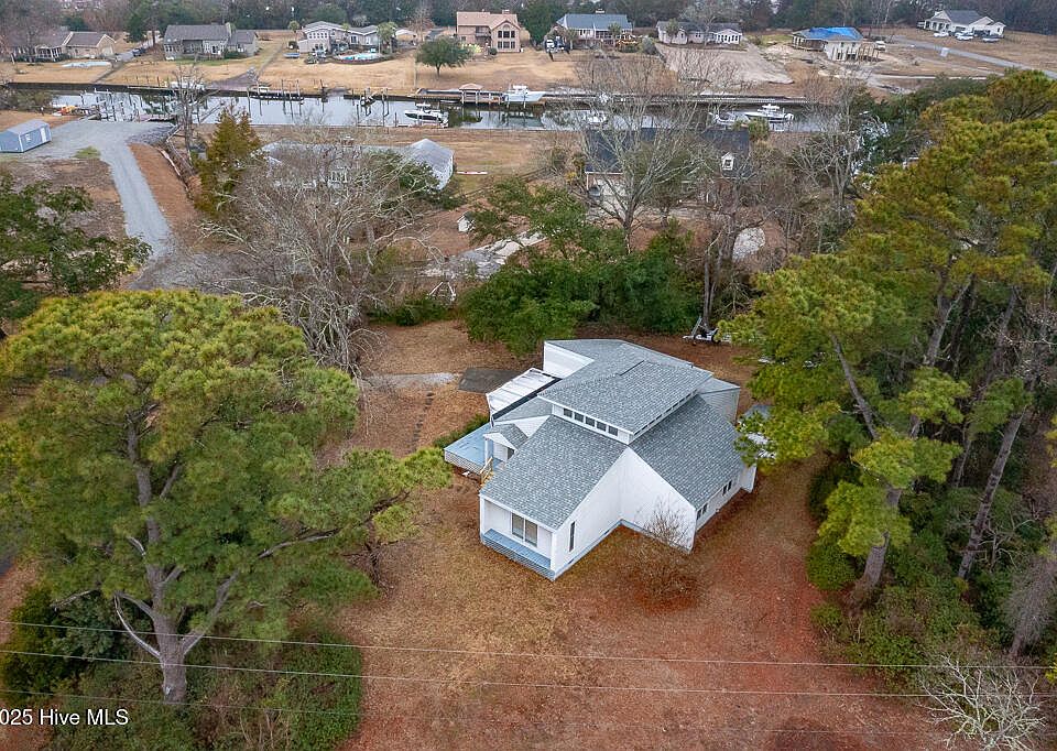 1st image of 102 Grey Ln
