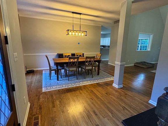 4th image of 4015 Alton Ave