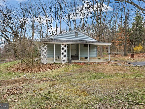 2nd image of 14 Alpine Ln