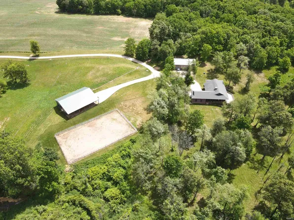 2725 E 500 S, Pleasant Lake, IN 46779