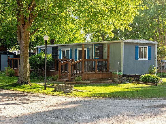 2nd image of 33833 Hessenland Ln