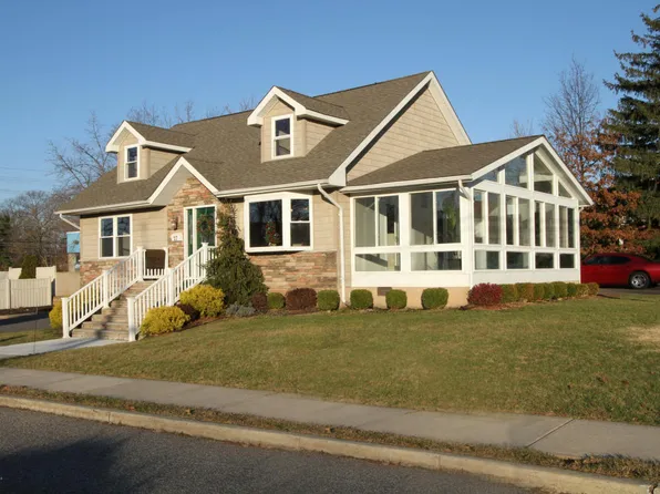 27 Thomas St, Toms River, NJ 08753