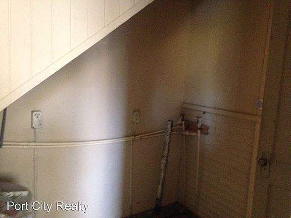 2nd image of 404 Jordan St APT A