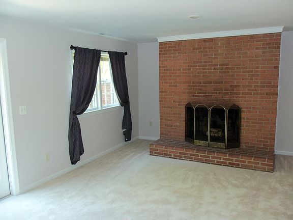 5th image of 6032 Hardwick Pl