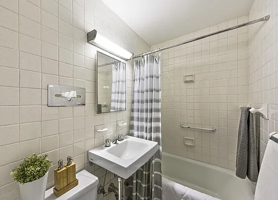 Sold by Warburg | media 18