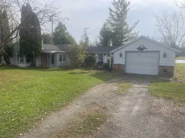 1698 E Deckerville Rd, Caro, MI 48723