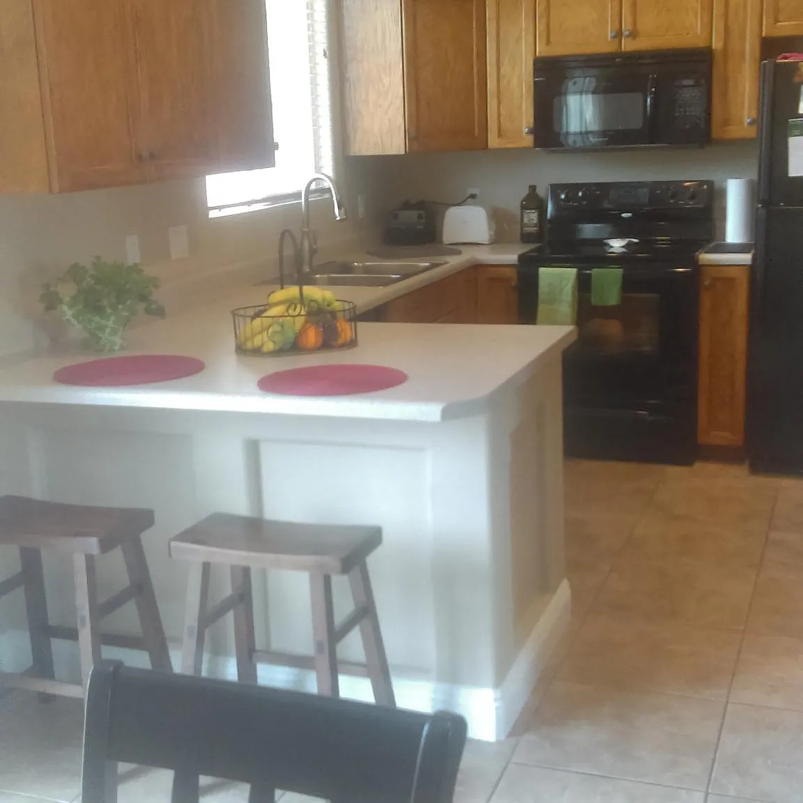 3 bed, 1256 sqft, $2,000 — Photo 2