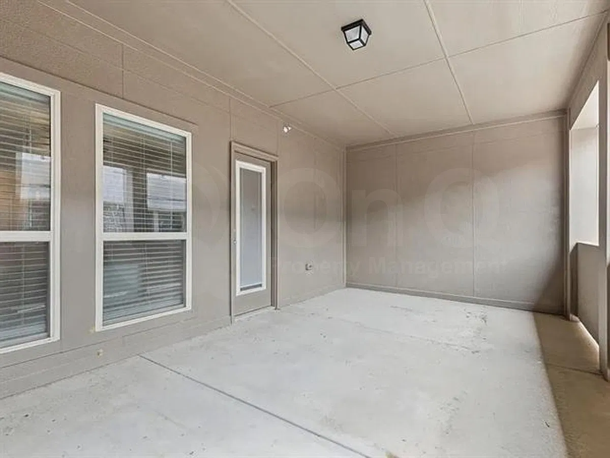 4 bed, 3.5 bath, 2207 sqft, $2,999 — Photo 4