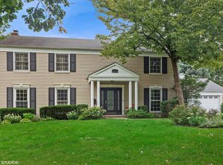 6 Knoll Ridge Rd, Rolling Meadows, IL 60008