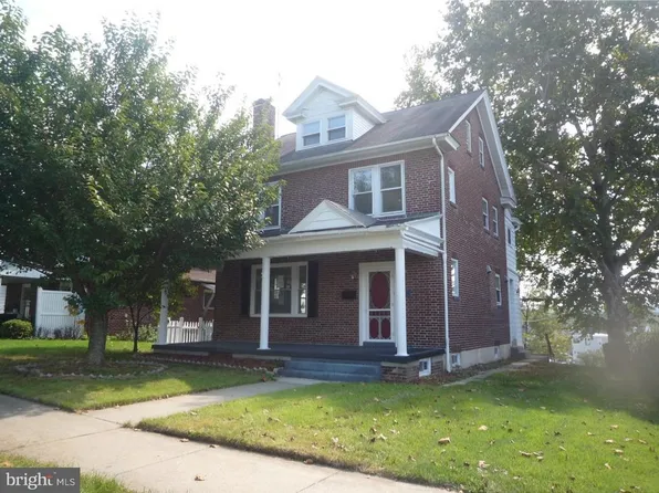 18 Spring Crest Blvd, Sinking Spring, PA 19608