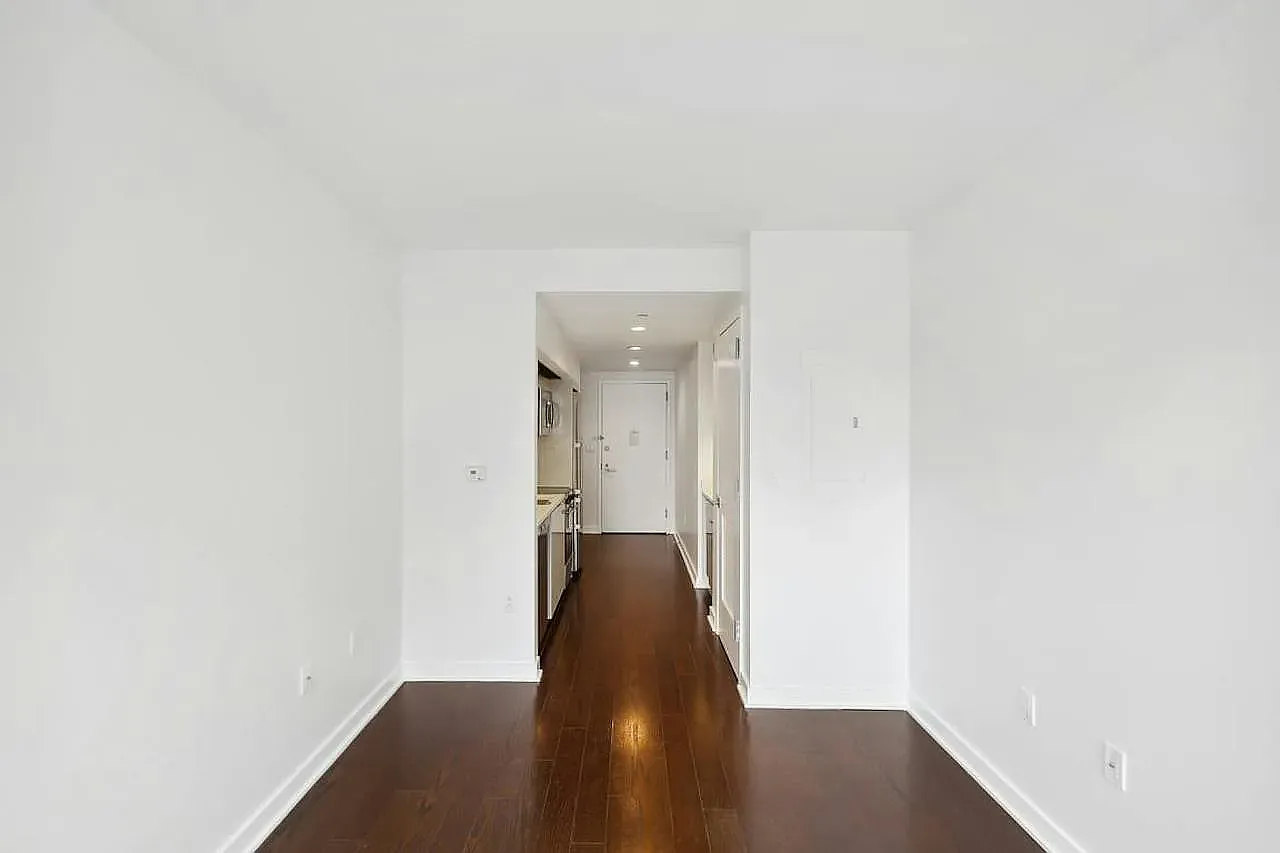 400 West 113th Street — Photo 3