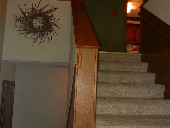 Split-level Entryway