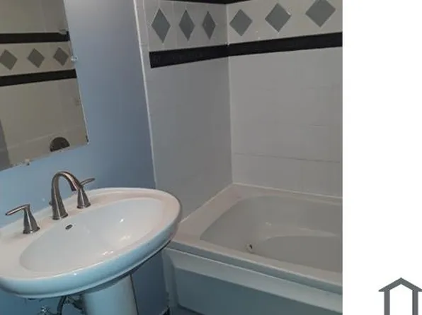 10105 Prince Pl APT 202, Upper Marlboro, MD 20774