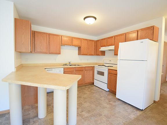 4th image of 701 S Victory Dr APT 9