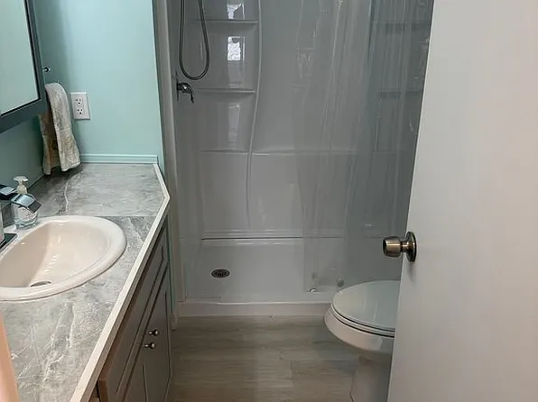 31 Flores Dr, Palmetto, FL 34221