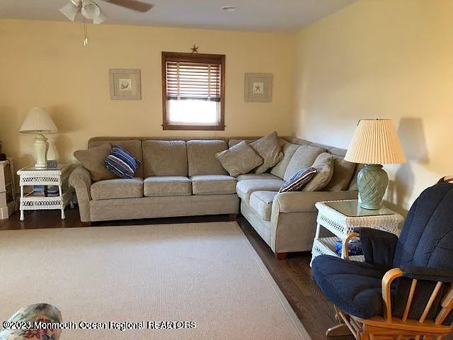 310 Maryland Ave #20B — Photo 6
