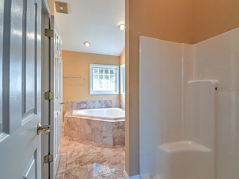 168 Old Mill Ct — Photo 10