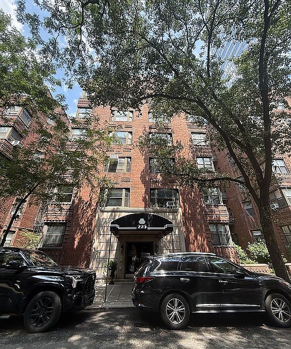 2nd image of 225 E 74th St APT 4D