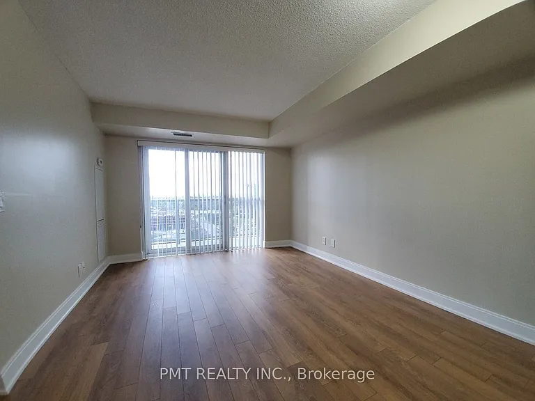 135 Village Green Sq #1421 — Photo 5