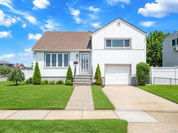 4 Martha Street, Freeport, NY 11520