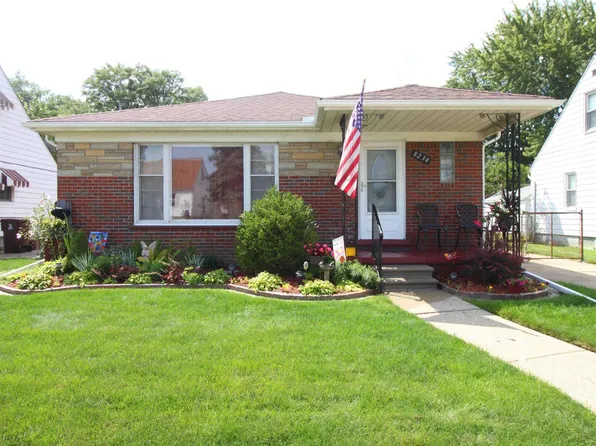 8234 Sterling St, Center Line, MI 48015