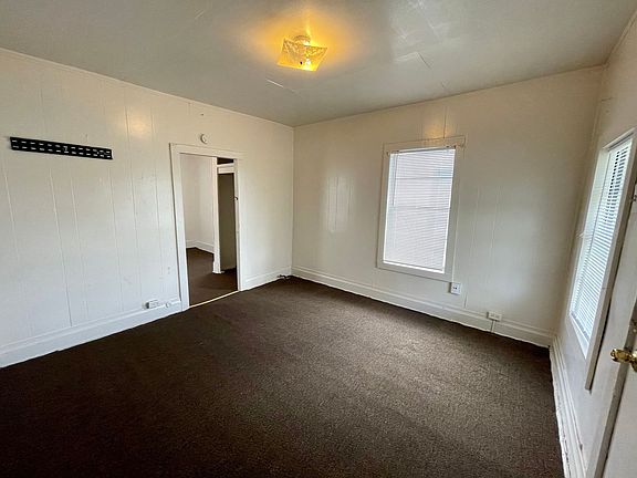 3rd image of 840 Peach Ave