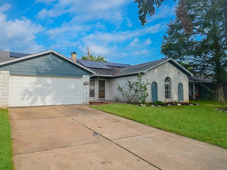 3722 Brier Gardens Dr — Photo 47