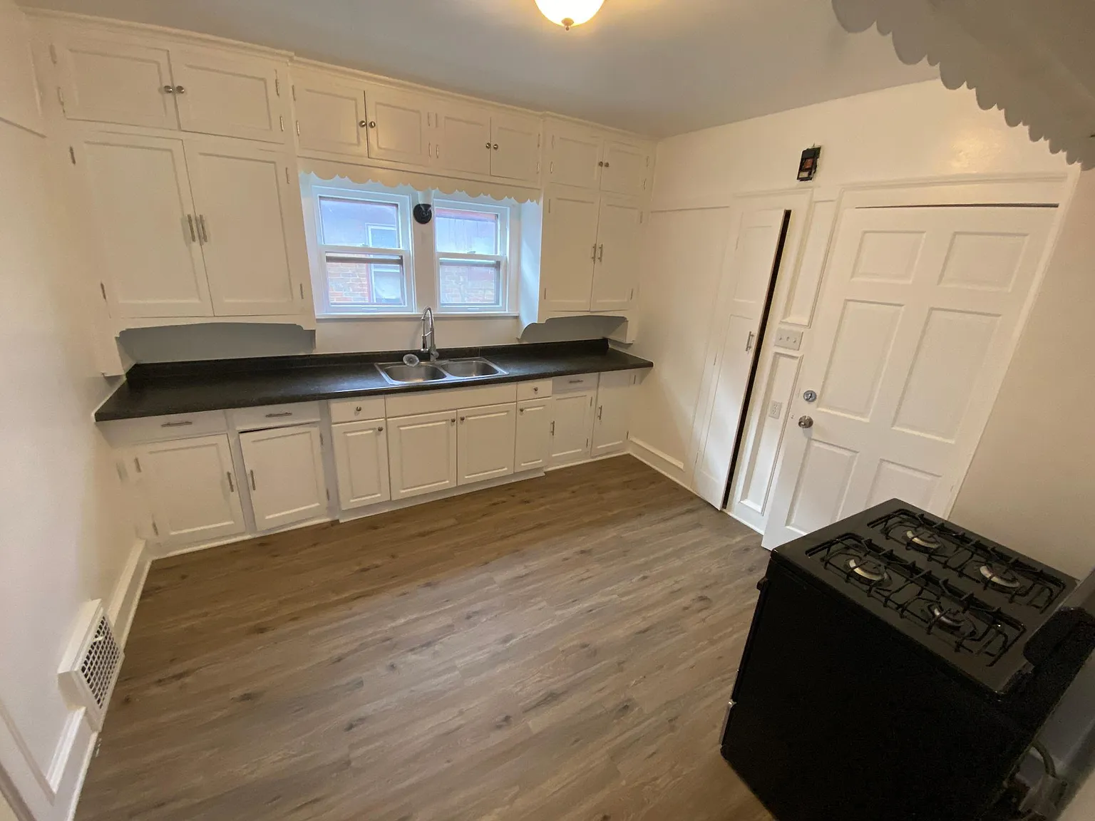 2 bed, 1200 sqft, $1,145 — Photo 1