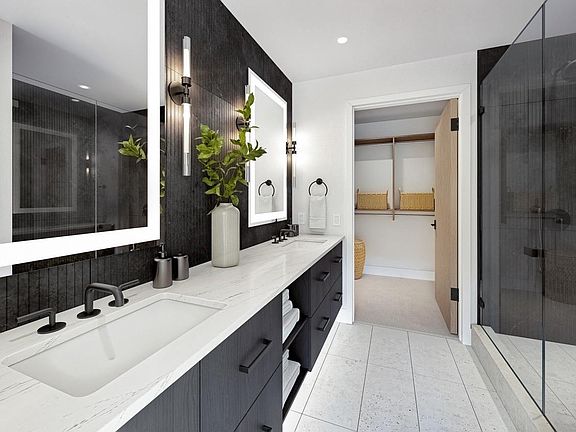 5th image of 2051 26th St #D